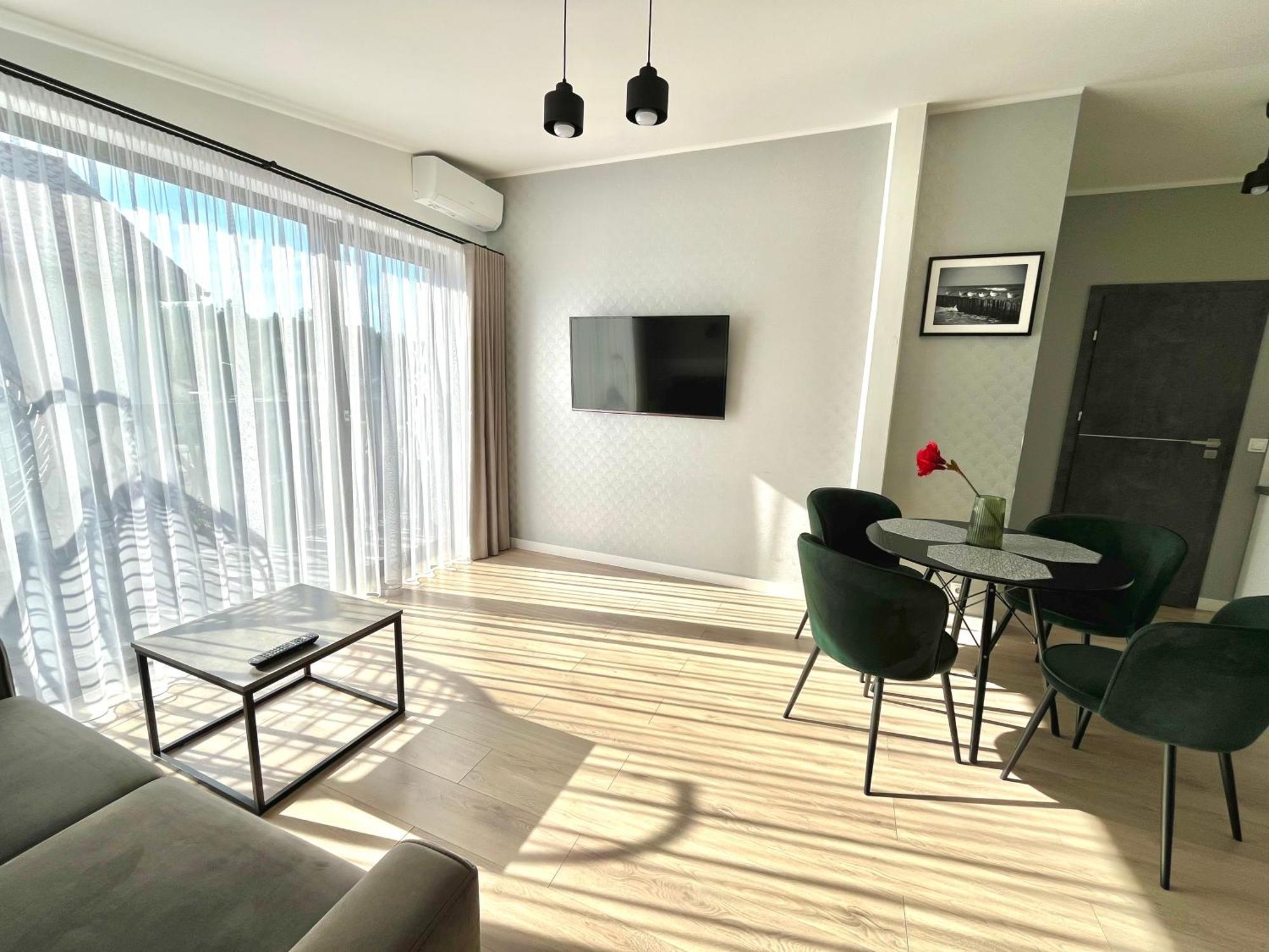 Apartamenty Blast Nad Morzem Хлопи Екстер'єр фото